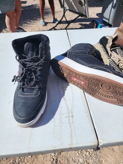 New..Levi's Shoes 