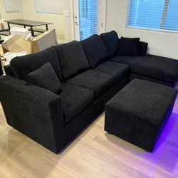 💥amazing Deal 💥brand New Black Sectionals With Free Ottoman 