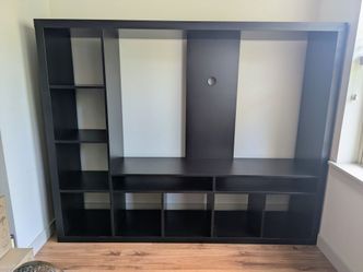 Entertainment center