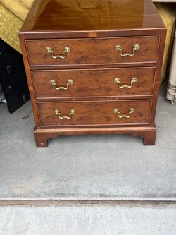 Henredon 3 Drawer End Table Nightstand