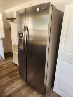 Frigidaire Gallery Side-by-Side Refrigerator-Freezer