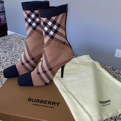 Burberry Mid Boot Heels 