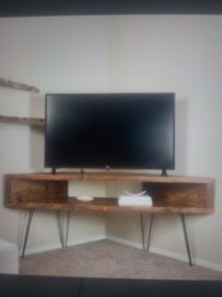24 Inch Flat Screen TV (New) 