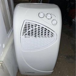 Almost New Portable Air Conditioner 10000 BTU 