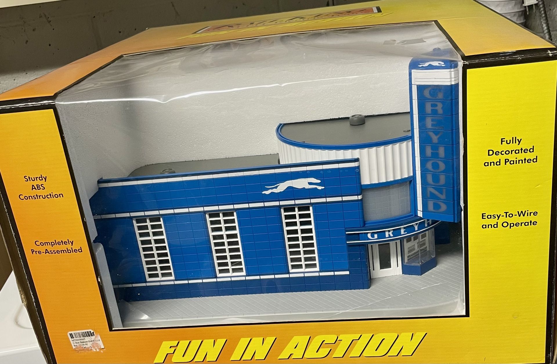 MTH Gray Hound Bus Station 30-9040