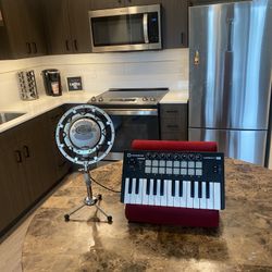 Notation MIDI Keyboard & Blue Snowball USB Microphone 