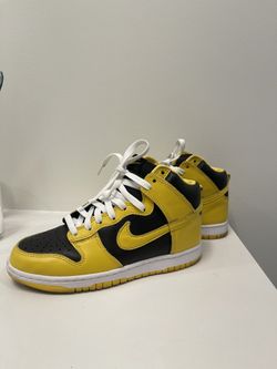 Nike Dunk “Varsity Maize”