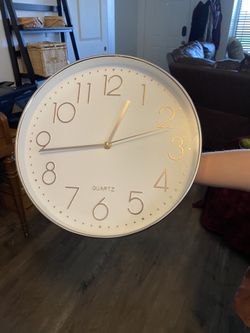 Gold Tone Quartz Clock