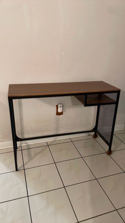 Computer desk table