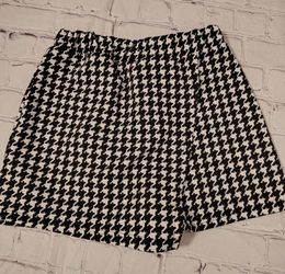 Girls Size 10 Black White Houndstooth Knit Pull On Shorts Casual Stretch