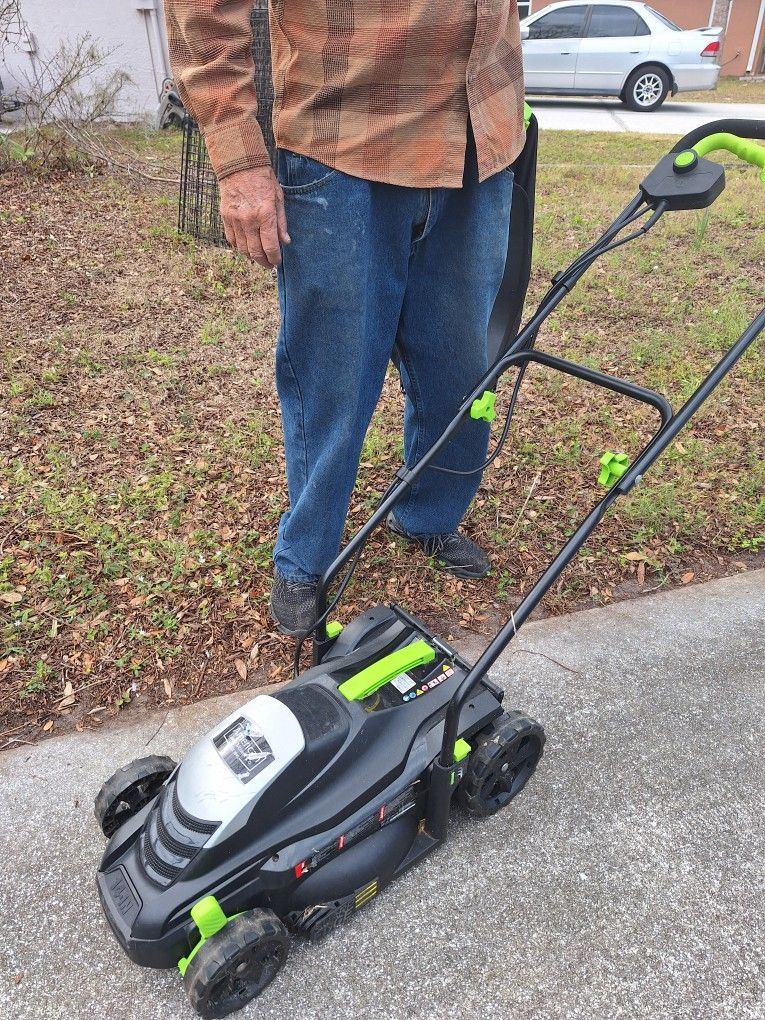 Free Electric lawn mower lest use chord.
Call steve (contact info removed)