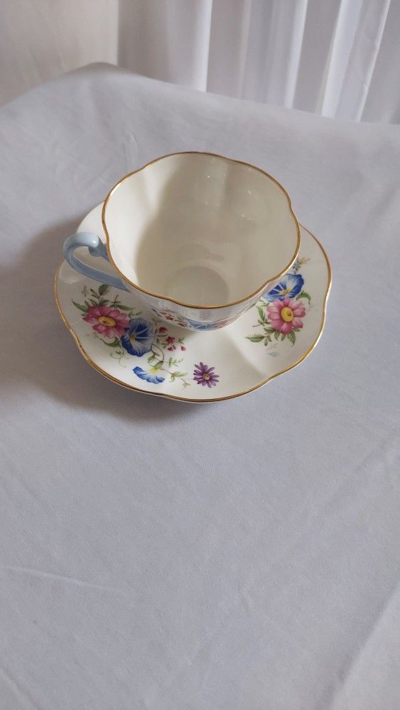 Vintage Shelly Tea Cup With Saucer