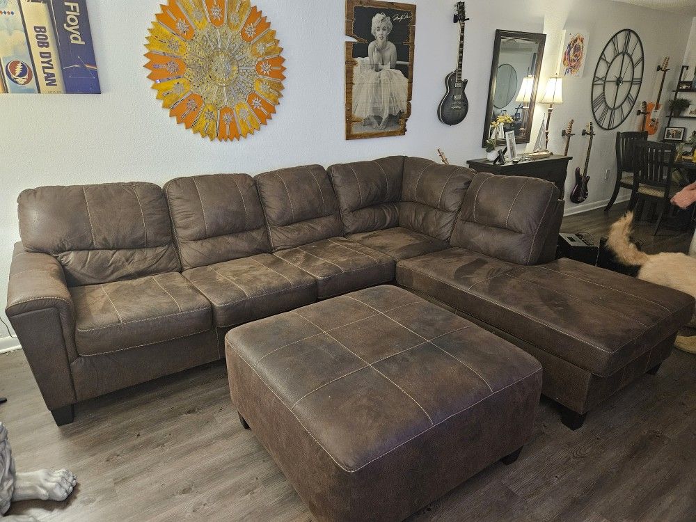 Brown Microfiber Sectional Couch With Ottoman 