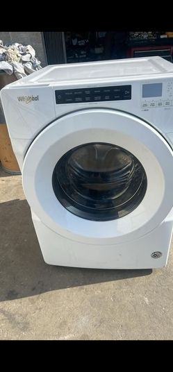 Whirlpool - 4.3 Cu. Ft. High Efficiency Stackable Front Load Washer with 35 Cycle Options - White