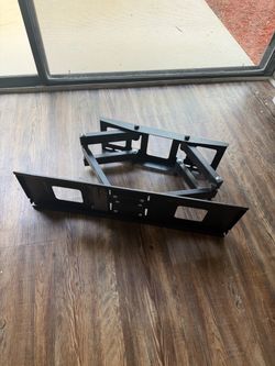 Tv rack hold up to 75” tv