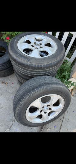 Llantas semi nuevas para jaguar