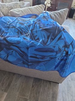 SUPERMAN CAPE