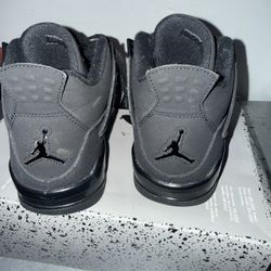 Jordan Retro 4’s Size 7