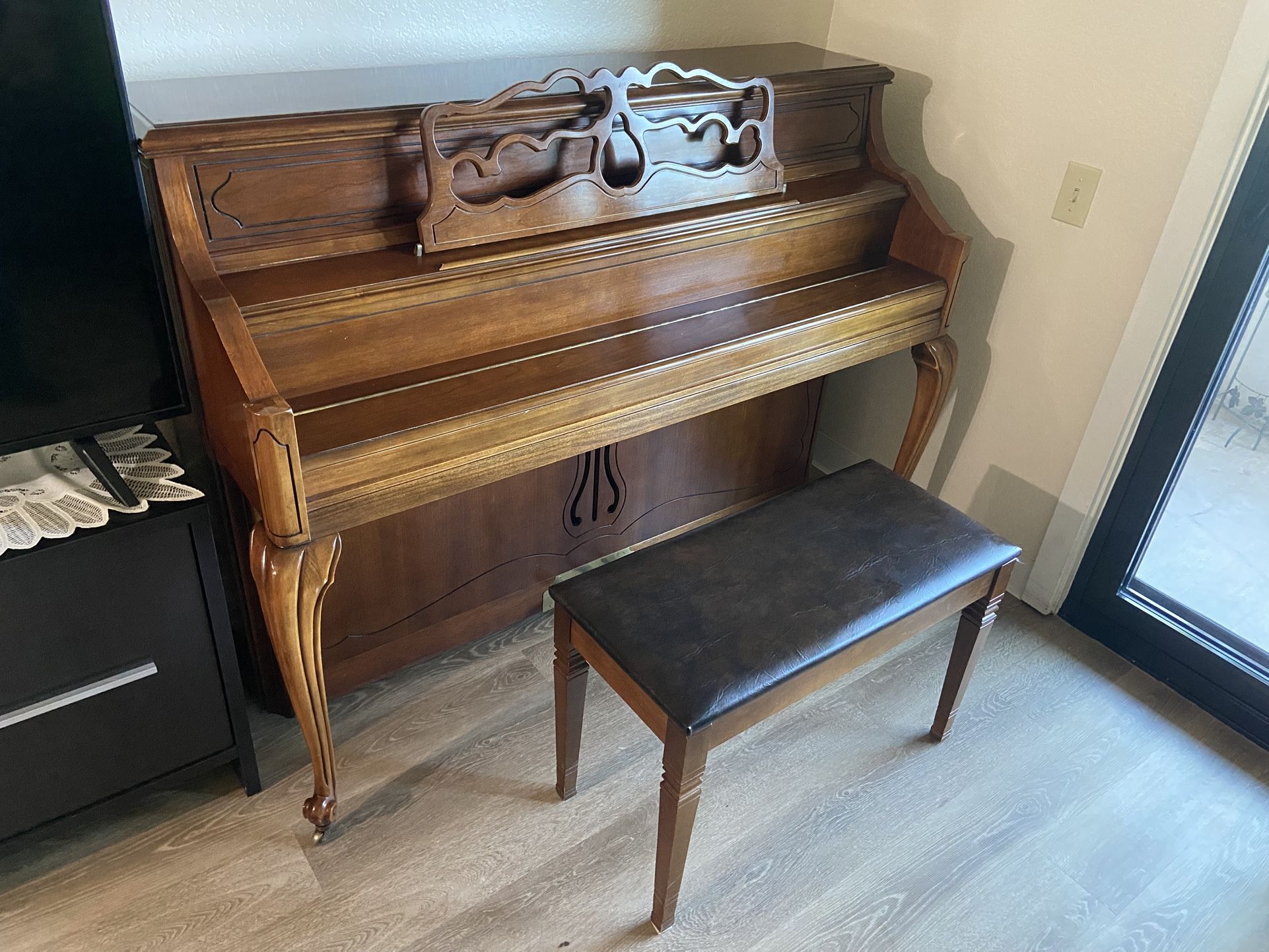 SAMIC Piano