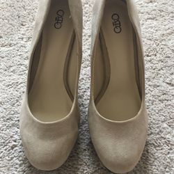 Size 8 Black And Tan Heels