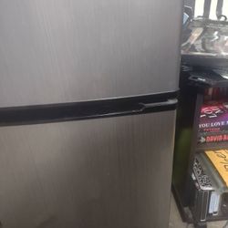 Artic Fridge With Freezer 