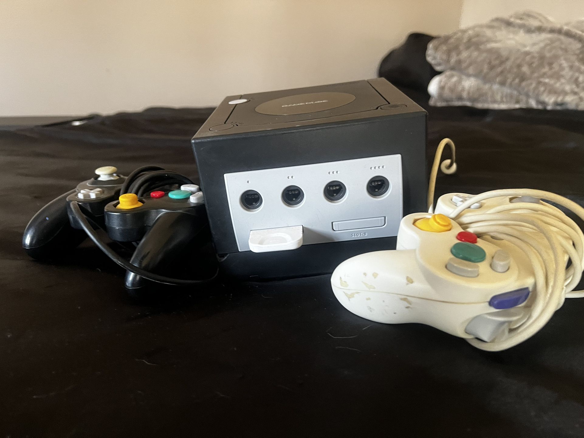 GameCube With 2 Controllers And Wires