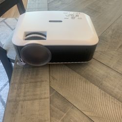 DBpower Projector 