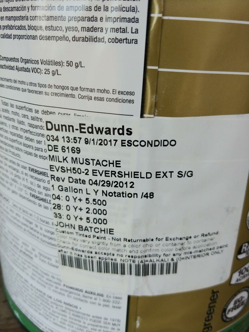 1 gallon DunnEdwards semigloss interior exterior paint unused unopened for Sale in Escondido