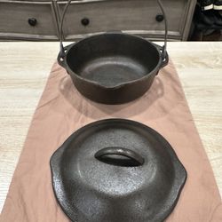 Classic Cast Iron Dutch Oven Pot w/ Drip Lid & Handle-Roaster Camping Vintage. Made in USA.