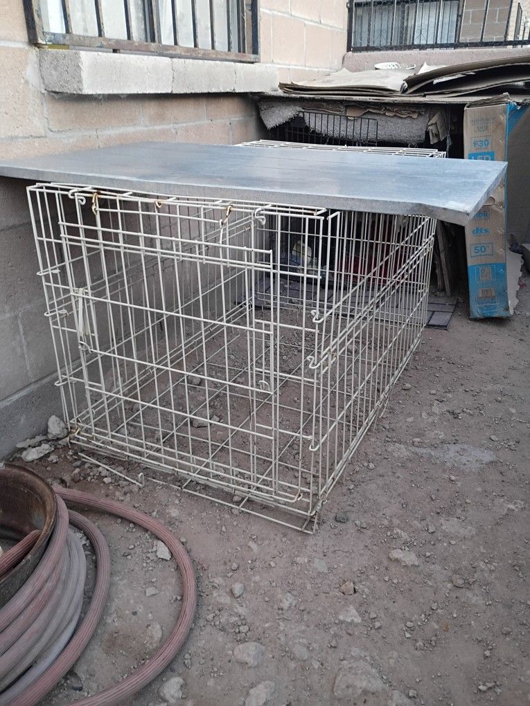 Large Dog Crate For Sale ( Good Condition)