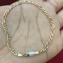 Brazalete Sólido Para Mujer 14 Kt 7” 