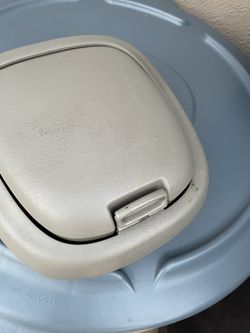 GMC ENVOY Compartment For Glasés