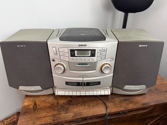 SONY MODEL NO. CFD-ZW755 boombox radio cd/cassette working