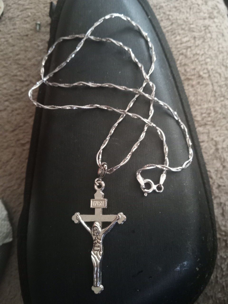 10kt white gold 18"necklace and crucifix.