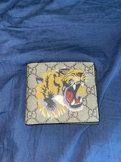 bifold gucci wallet (no case just like wallet)