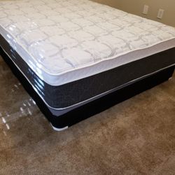 NEW QUEEN PILLOW TOP MATTRESS and BOX SPRING. Bed frame not included 👍