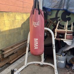 Punching Bag 100 Pounds