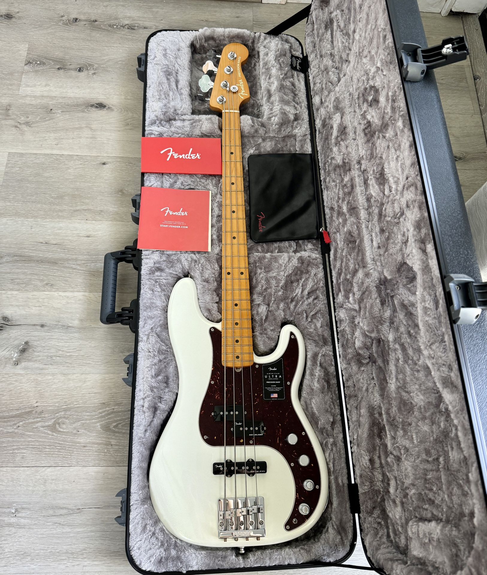 Fender American Ultra Precision Bass