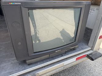 Super Sleek 1988 Sony Trinitron KV-20TX11