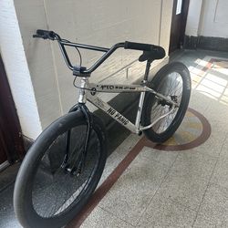 BEASTMODE SE BIKE (not free, MAKE OFFER)