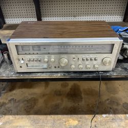 Lloyd’s Classic Home Audio Receiver  
