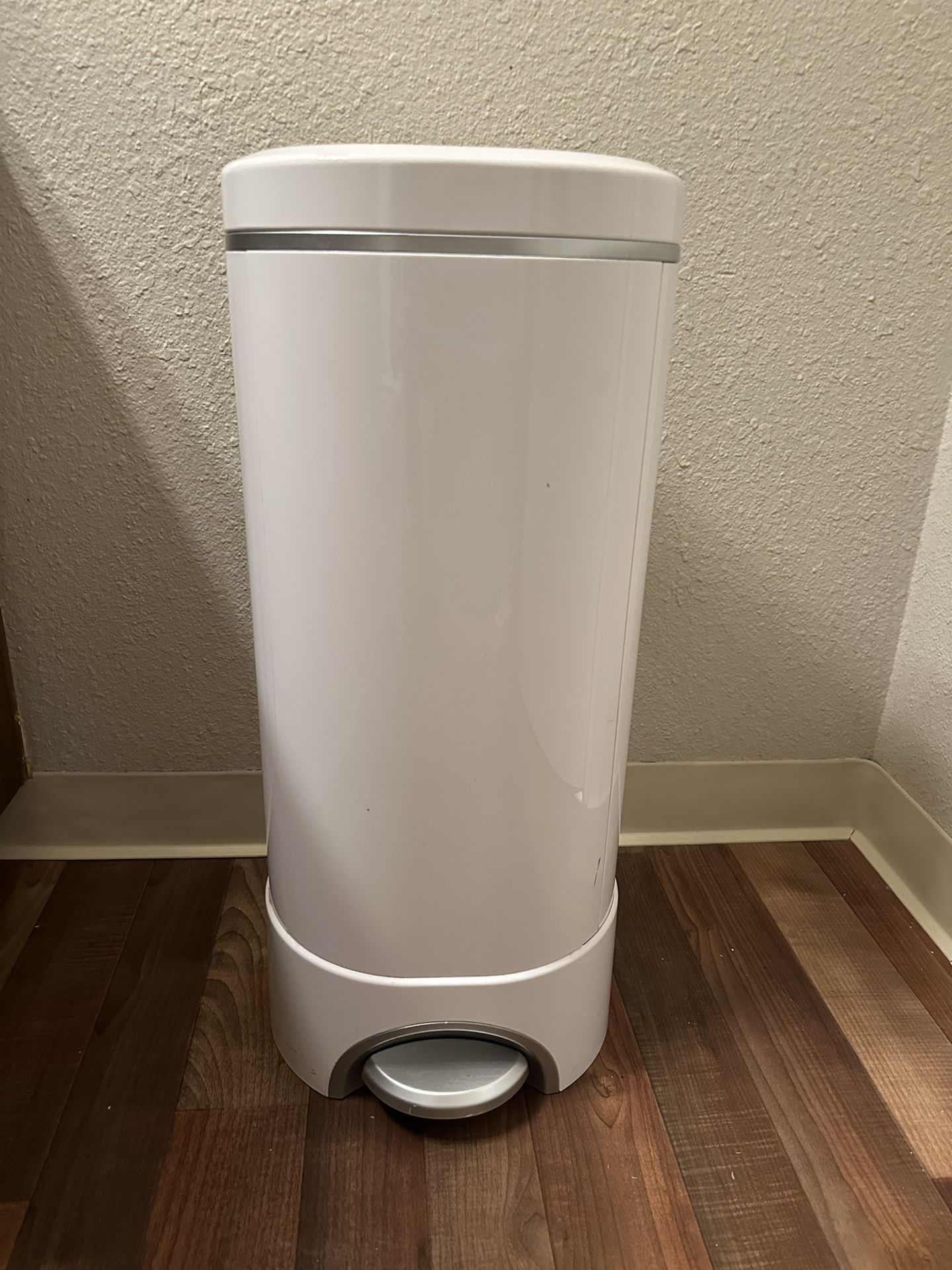 Munchkin Diaper Pail