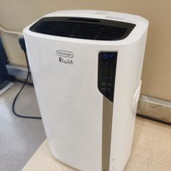 De'Longhi Pinguino 4-in-1: Portable AC Air Conditioner, Heater, Dehumidifier, and Fan (7200 BTU / 500 Ft²) MSRP $500