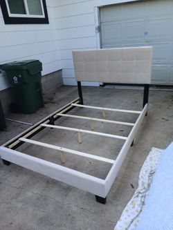 Full size bed complete (new)