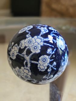 Blue and White Porcelain Ceramic Decorative Carpet Ball