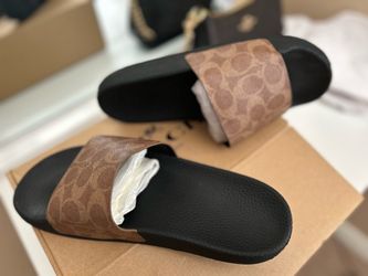 Coach slides size 8