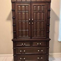 Armoire/Wardrobe- Henry Link