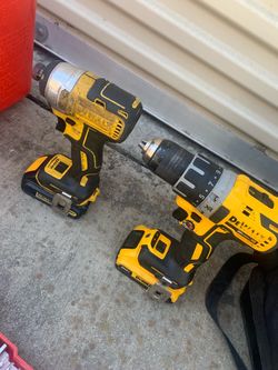 DeWalt 20V Impact Driver and Drill Combo