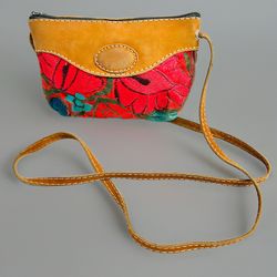 Embroidered Shoulder Bag 