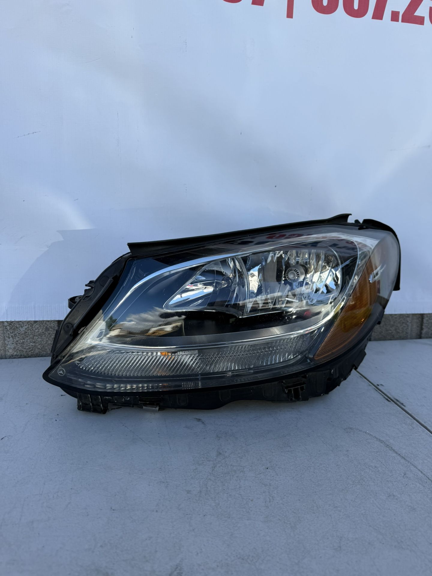 2015 2016 2017 2018 Mercedes Benz C Class C-class C300 Halogen Headlight Headlamp Left Driver Side LH Used Original OEM *2 Tabs Missing